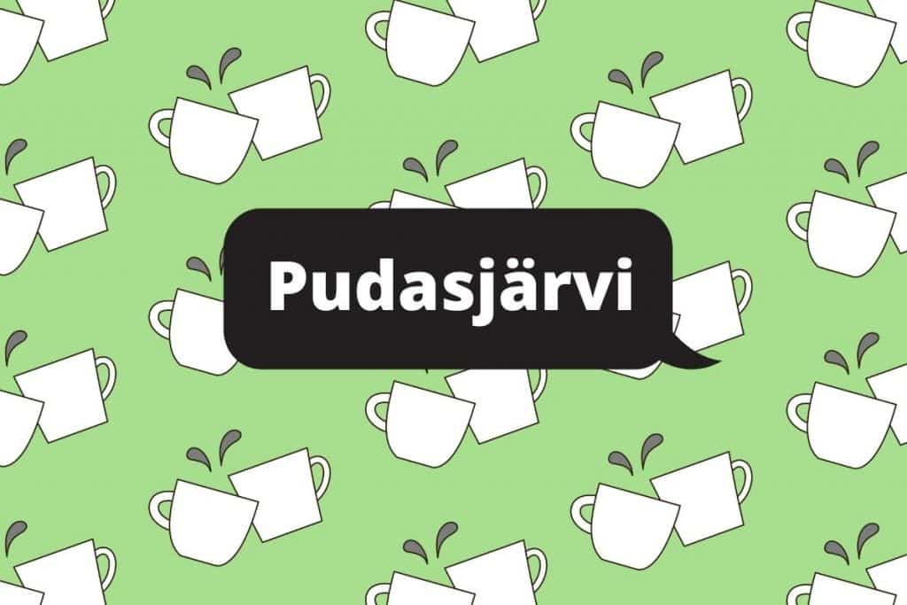 Pudasjärven Kohtaa mut -kahvilan tunnus, jossa kilistelevät kahvikupit ja tekstinä Pudasjärvi