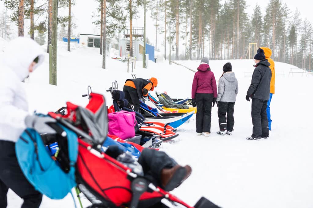 Talvisia toimintavälineitä.